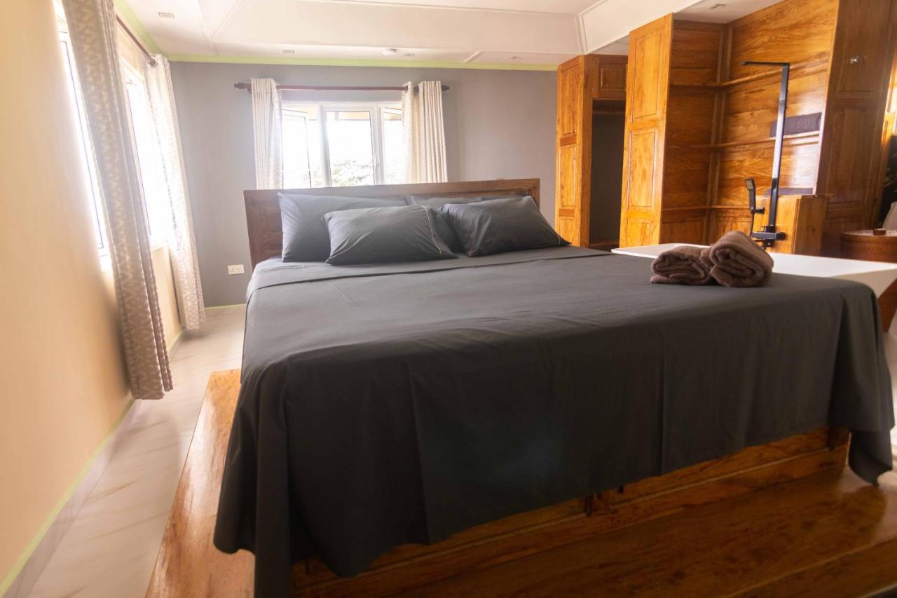 Azamat Self-Catering Apartment Pointe La Rue Exterior foto