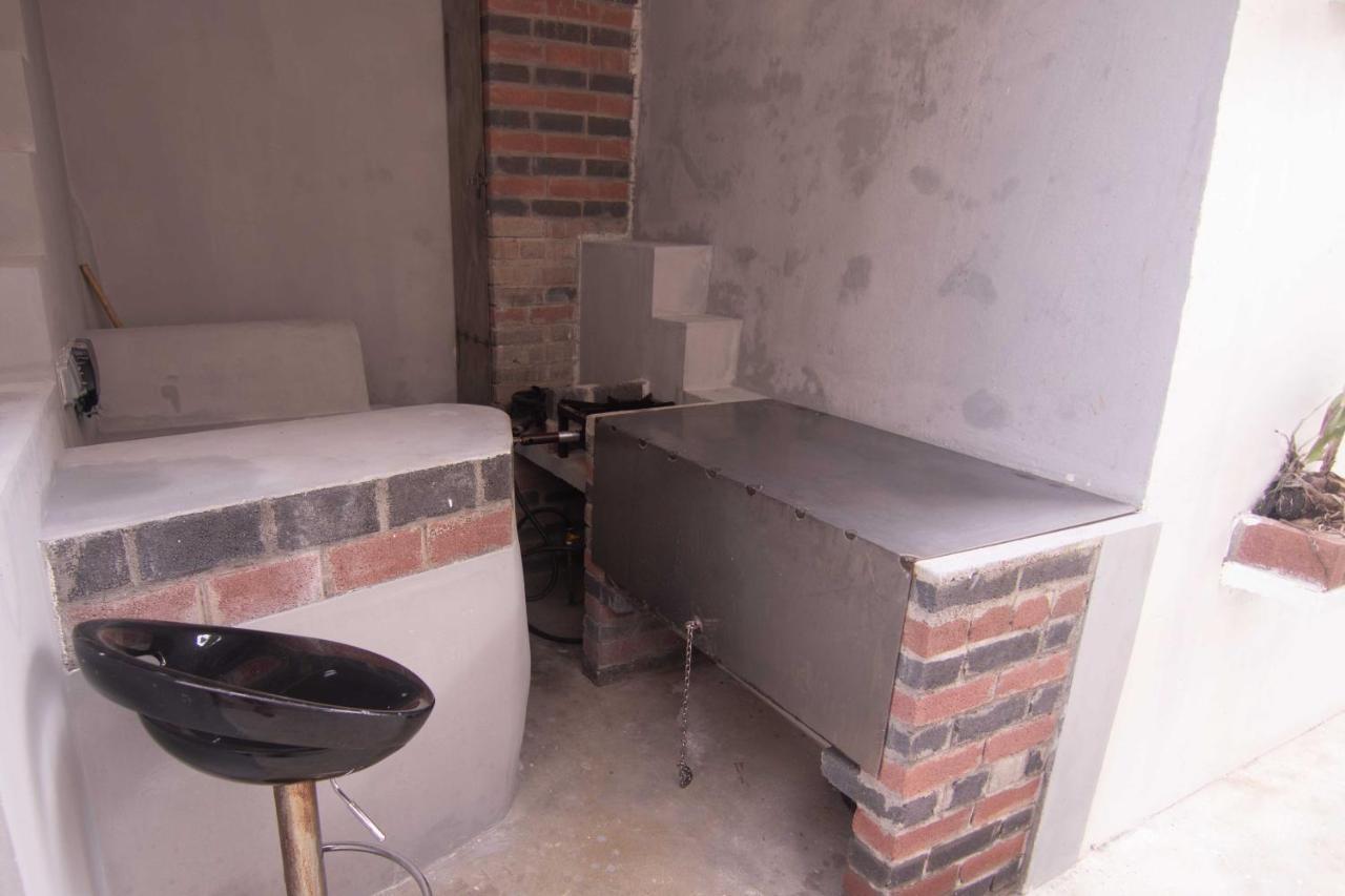 Azamat Self-Catering Apartment Pointe La Rue Exterior foto