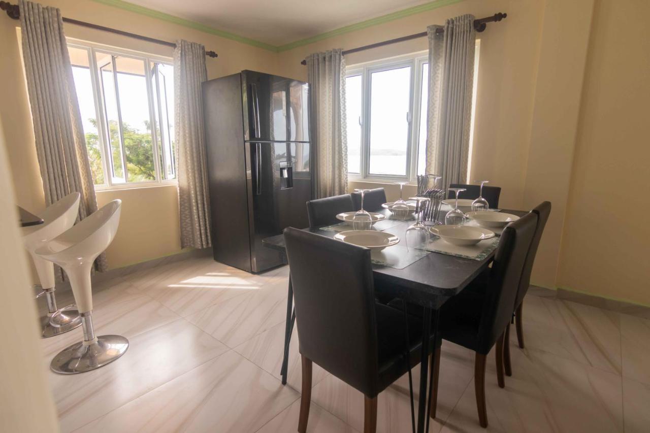 Azamat Self-Catering Apartment Pointe La Rue Exterior foto
